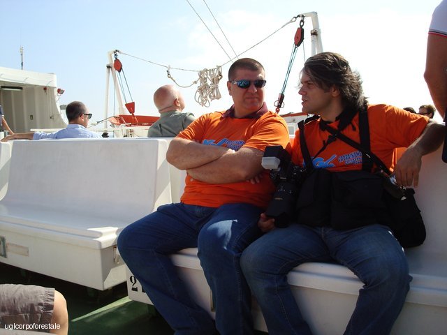 Asinara: visita agli operai della Vinyls