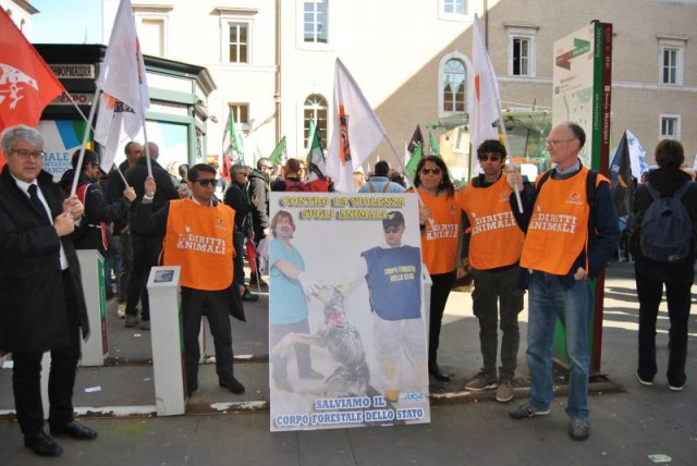 No all\'accorpamento del CFS