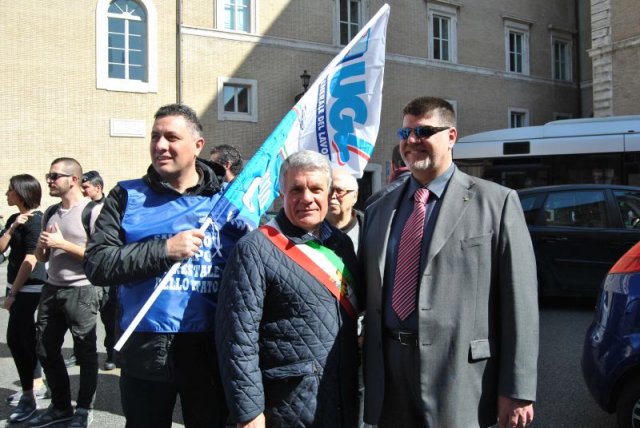 No all\'accorpamento del CFS
