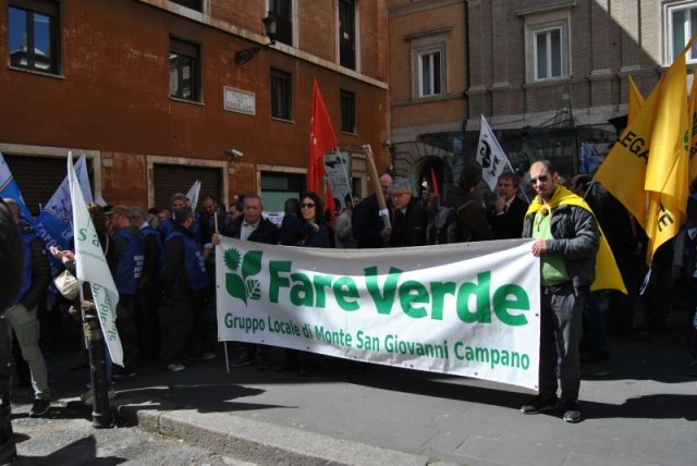 No all\'accorpamento del CFS