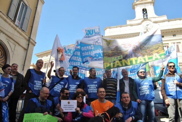 No all\'accorpamento del CFS